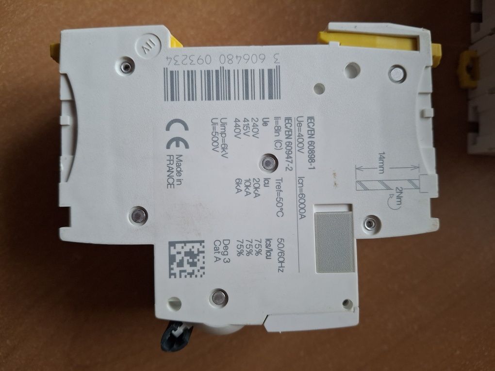 Автомат  Schneider electric