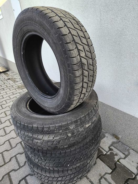 Opony zimowe 215/65 r16C