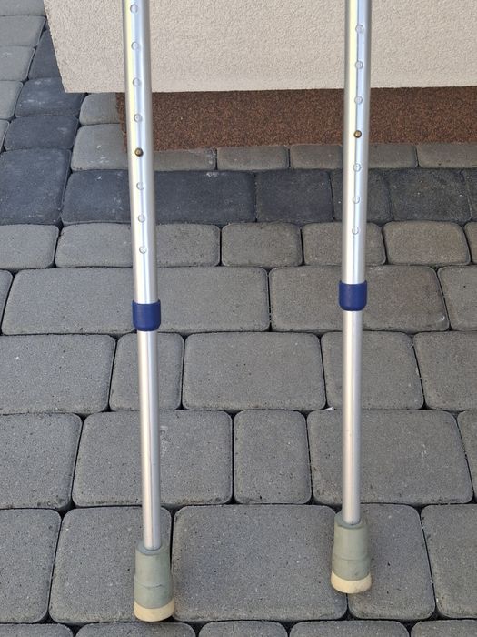 Kule Ortopedyczne Kule Do Chodzenia Regulowane
REGULOWANA WYSOKOŚĆ: Ku