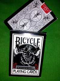 Vendo baralhos Bicycle novo e selado - black tiger