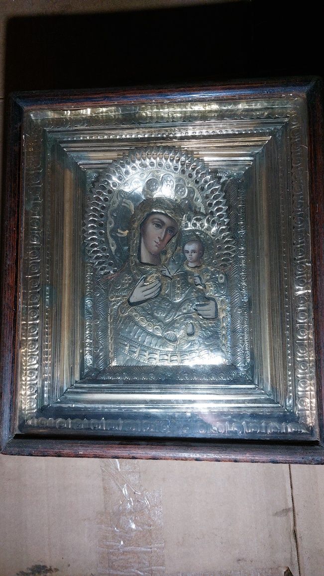 Продам старые вещи.