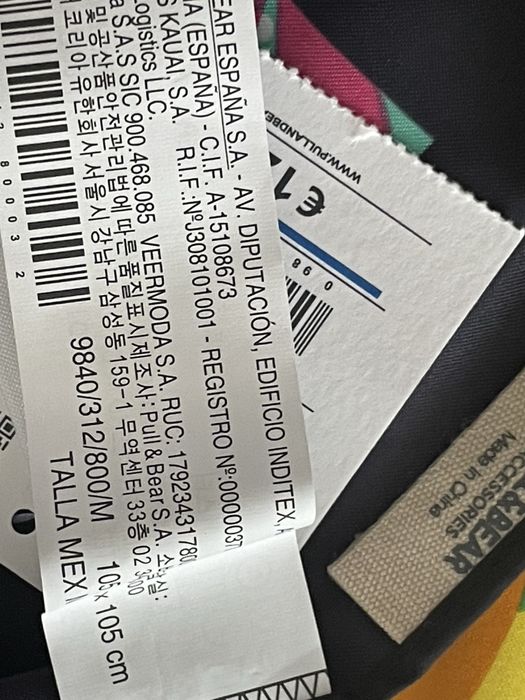 Lenço novo estampado da Pull and Bear