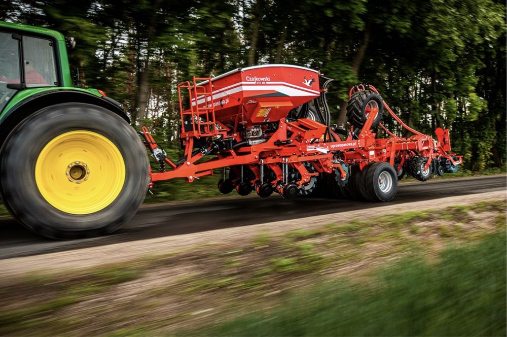 Usługi siewu pasowego Czajkowski + Vaderstad