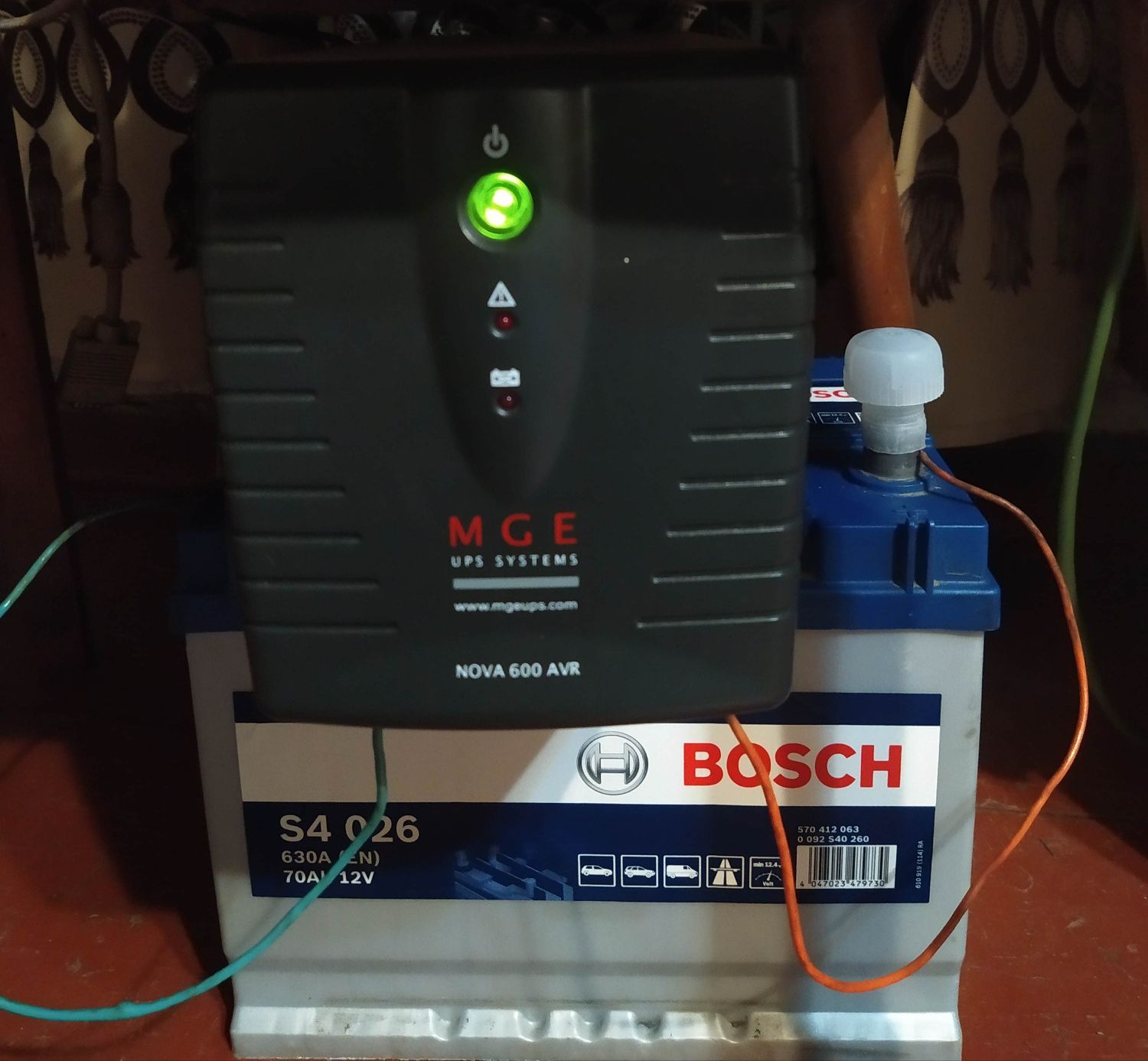 Блок безперебійного живлення UPS MGE NOVA 600AVR