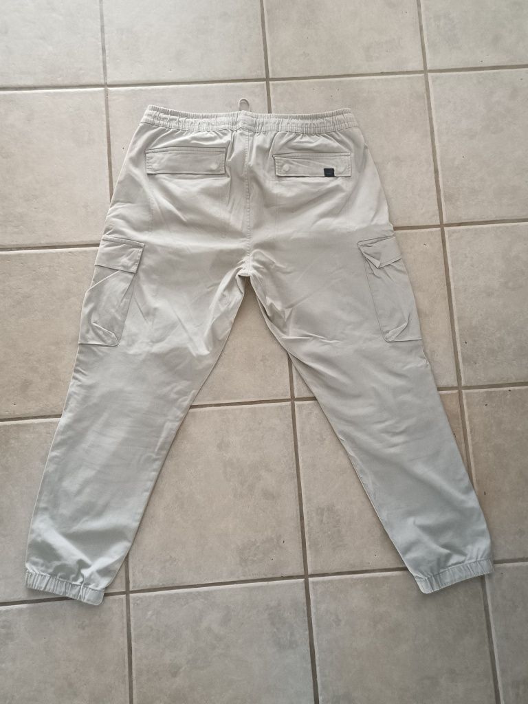 Calças Cargo Beje