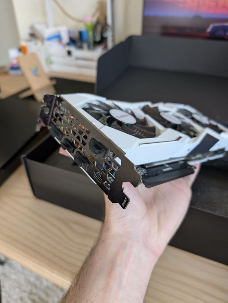 Відеокарта Gigabyte GeForce RTX™ 2070 GAMING OC WHITE 8G