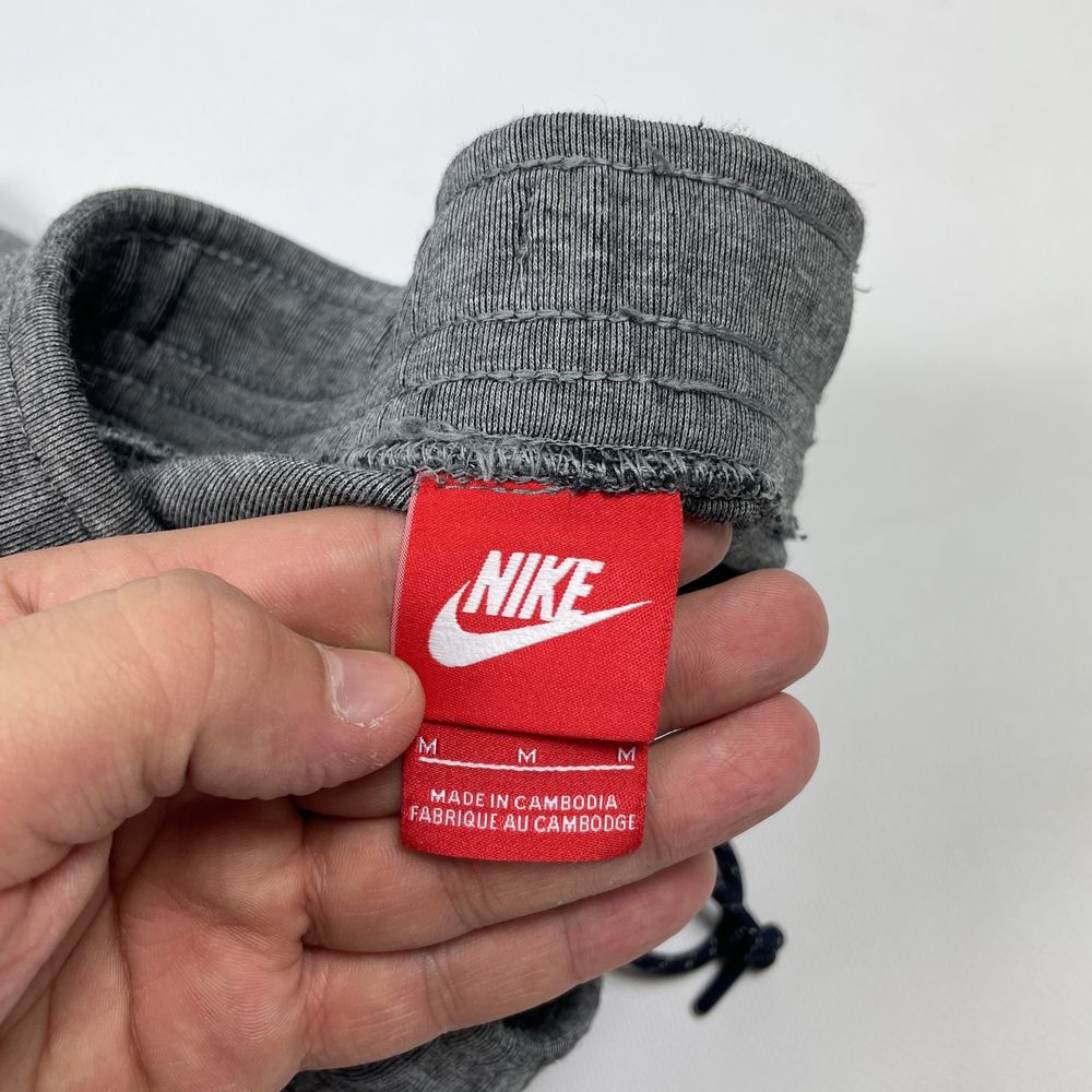Оригінальні чоловічі шорти Nike Tech Fleece
