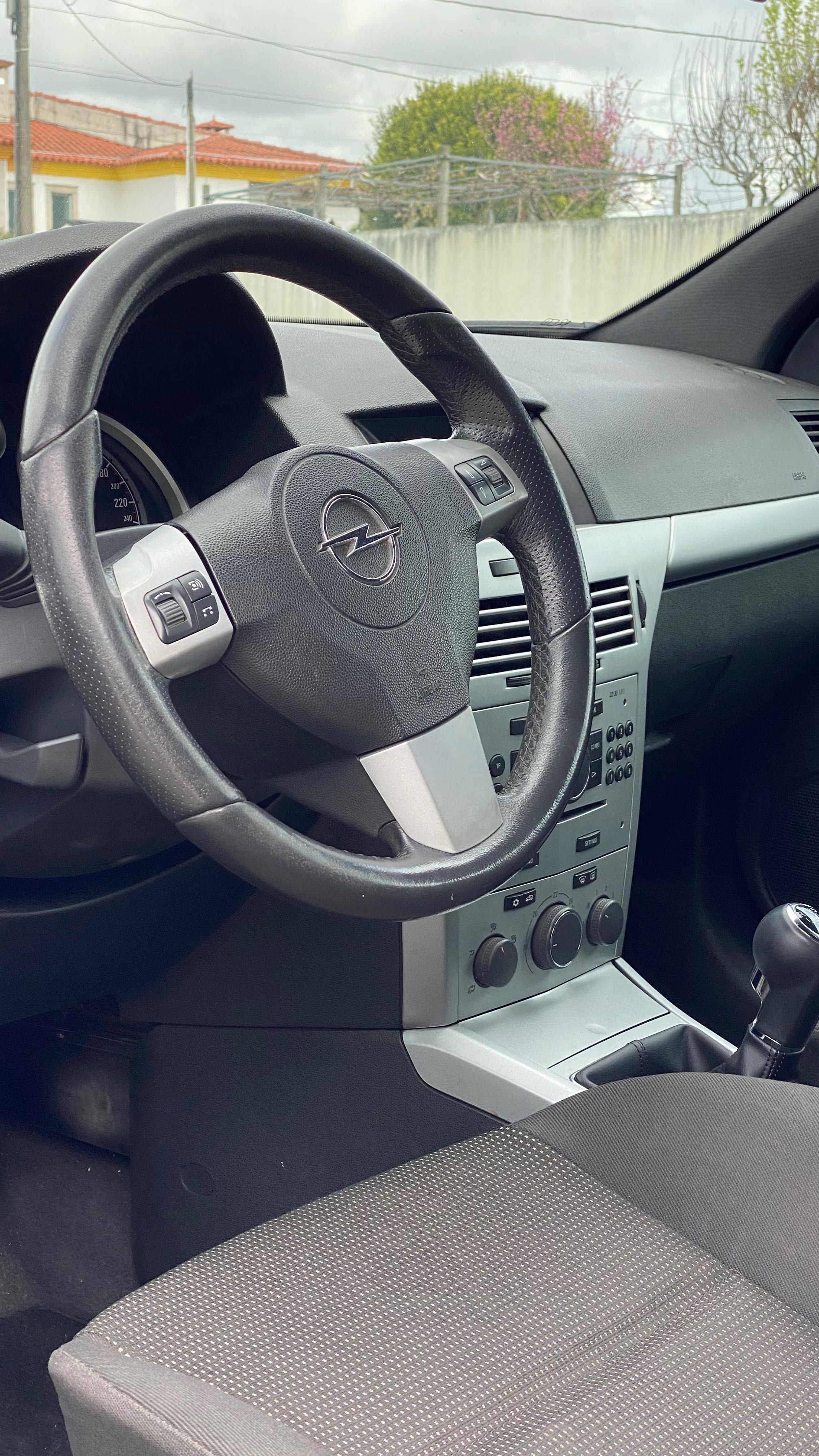 Opel Astra GTC 1.4 Gasolina