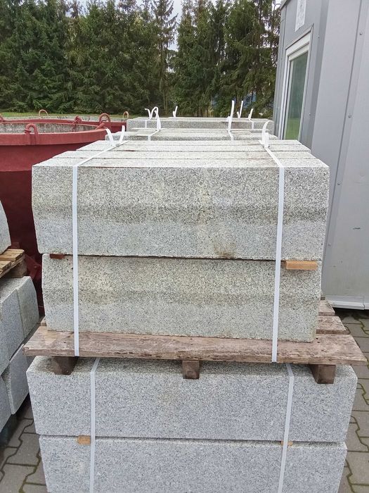 Krawężniki granitowe 20/30cm - 75 mb