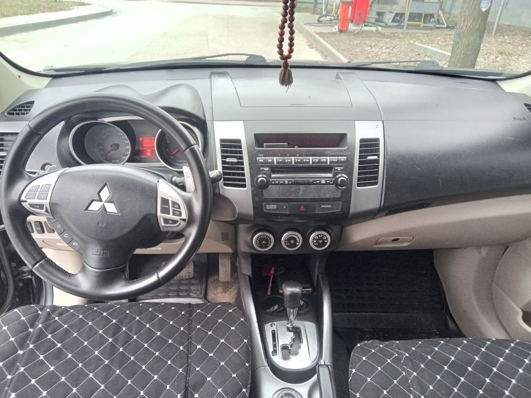 Продам Mitsubishi Outlander XL