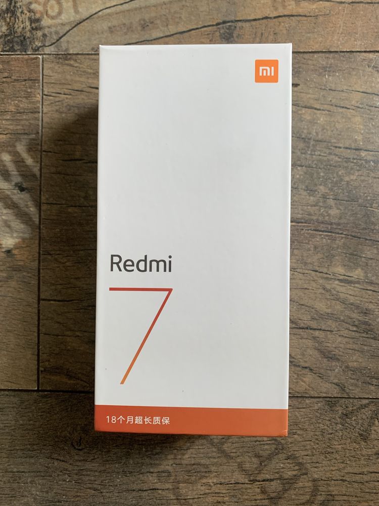 Smartfon Xiaomi Redmi 7 3 GB / 32 GB czarny