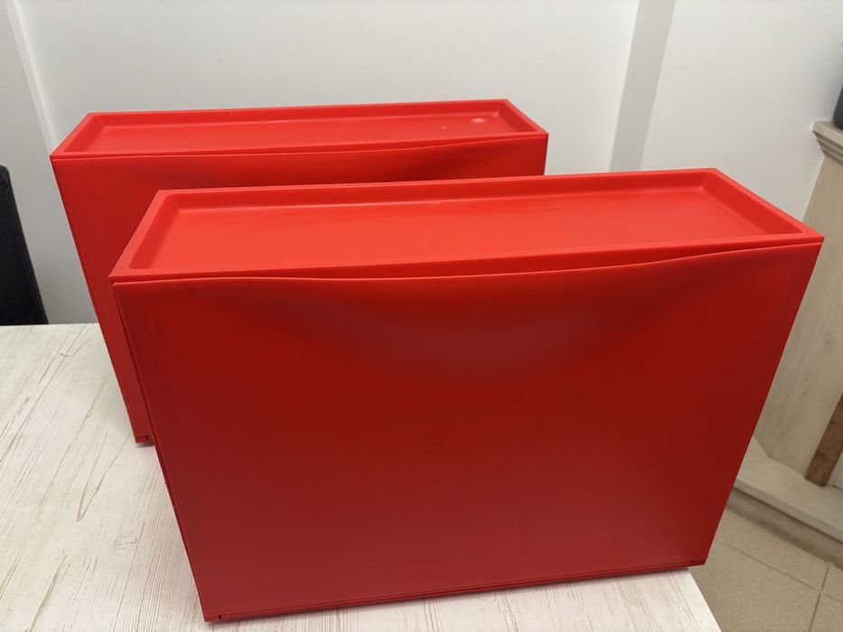 Sapateira vermelha ikea