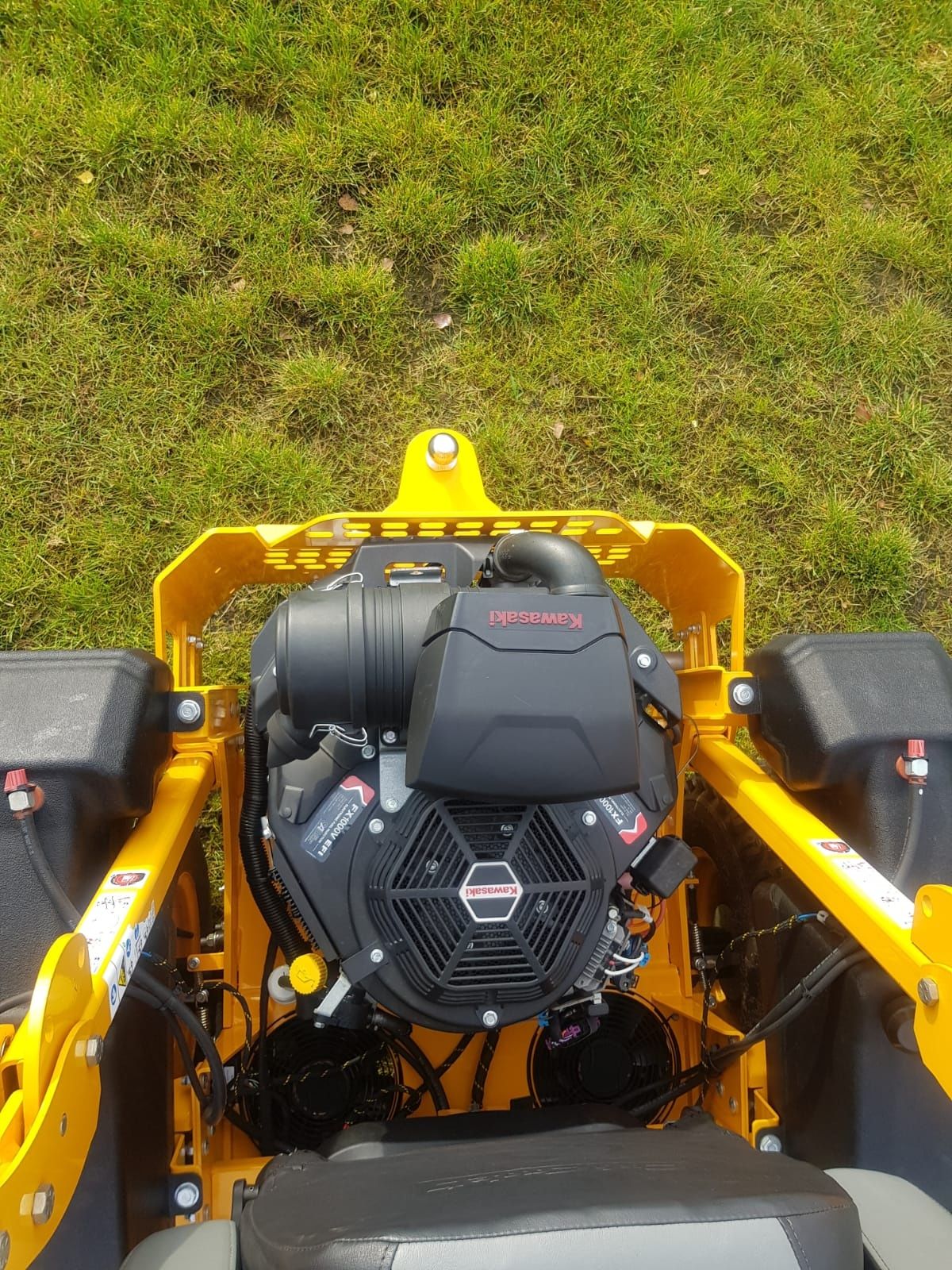 traktor ogrodowy cub cadet Z9 183  ID  kawasaki