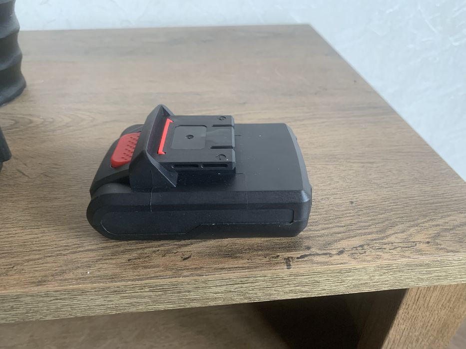 Аккумулятор акумулятор (24вольт) для ланцюгової пилки 1,5Ач