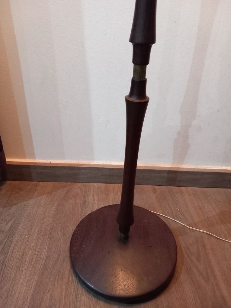 Candeeiro pé sala