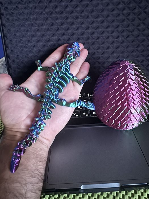 Яйце дракона і скелетон ящірка динозавр іграшка 3д