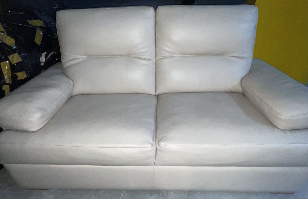 Vendo 2 sofas bege de couro