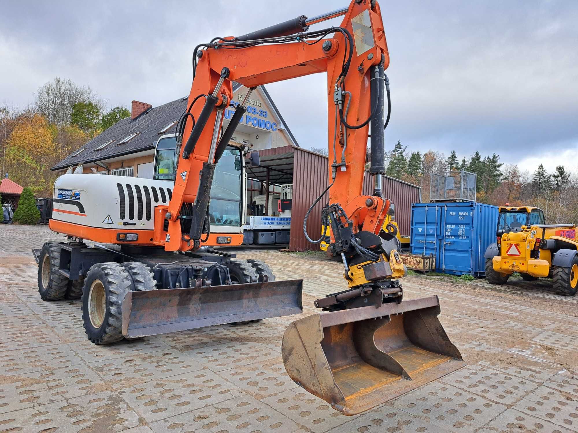 wynajmę wynajem koparki kołowej obrotowej  11,5 ton z rototilt