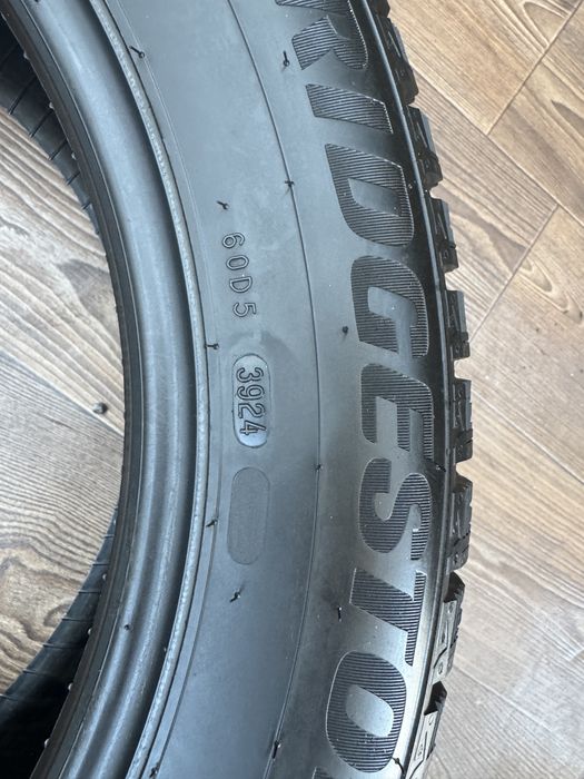 Шини Bridgestone 215/55/R17