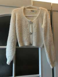 Biały miękki sweterek oversizeu S M 36 38 biżuteryjne guziki