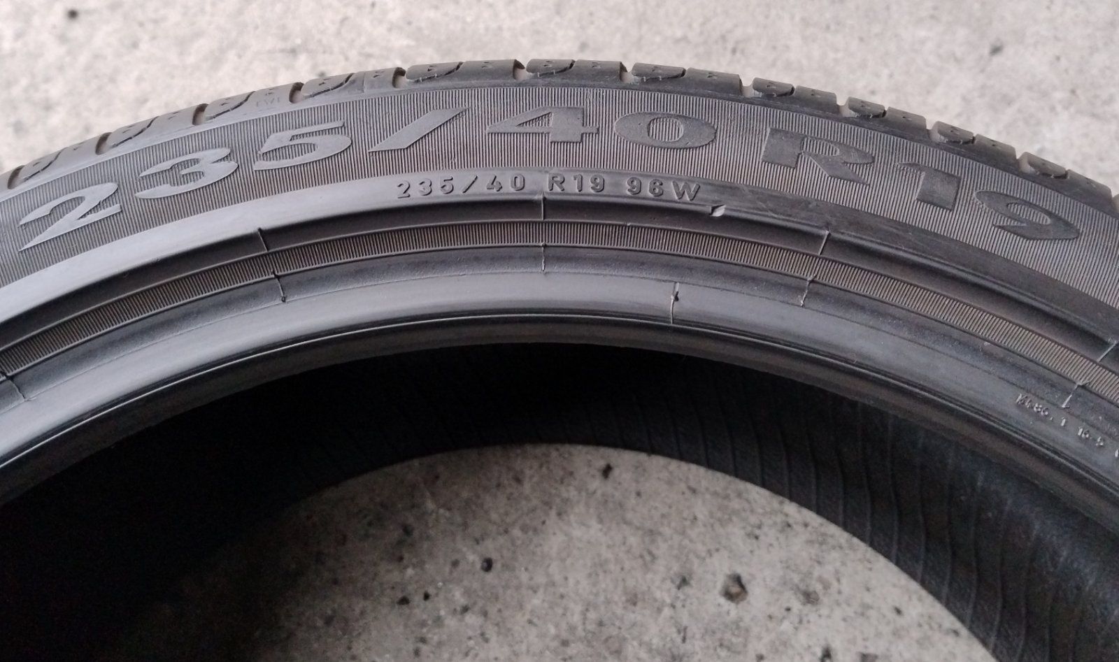 Шини літні R19 235/40 Pirelli Cinturato P7