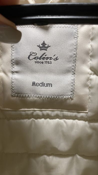 Стильна жіноча куртка S