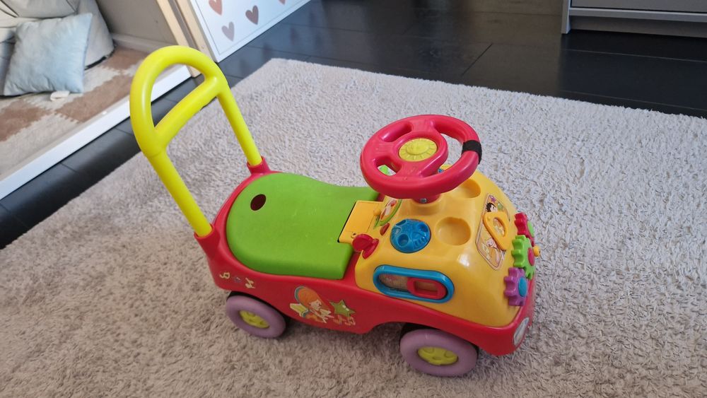 Jeździć pchacz dla dziecka