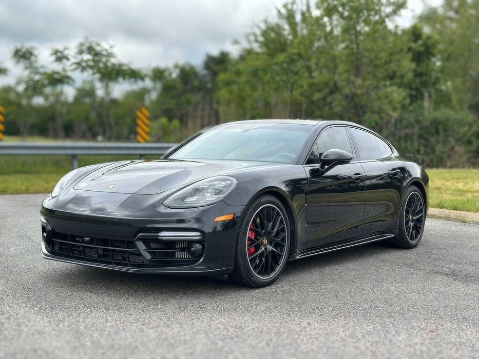 Porsche Panamera GTS      2020