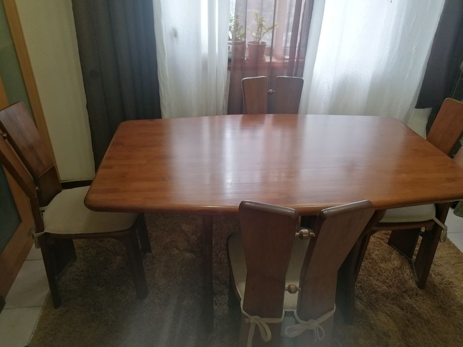 Mesa sala com cadeira pode fazer uma oferta para ver se é negociável
