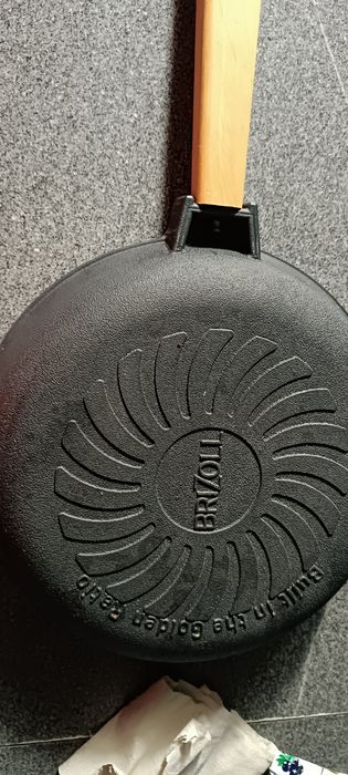 Сковорідка нова , дерев'яна ручка