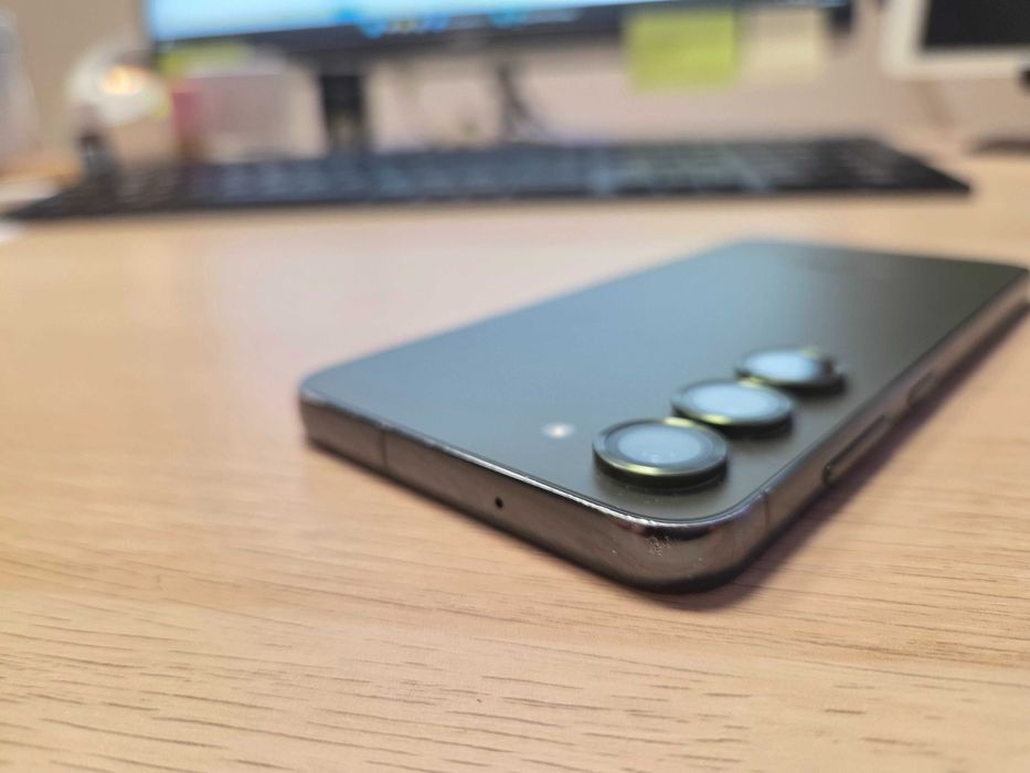 Samsung Galaxy S23 5G 8/128GB SM-S911B/DS Bardzo dobry stan