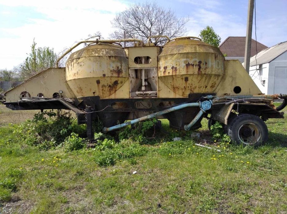 Продам бідони, ємкості різні.