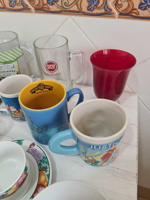 Conjunto Lote de Copos Canecas Louças Porcelanas Vidros Taças Antigos