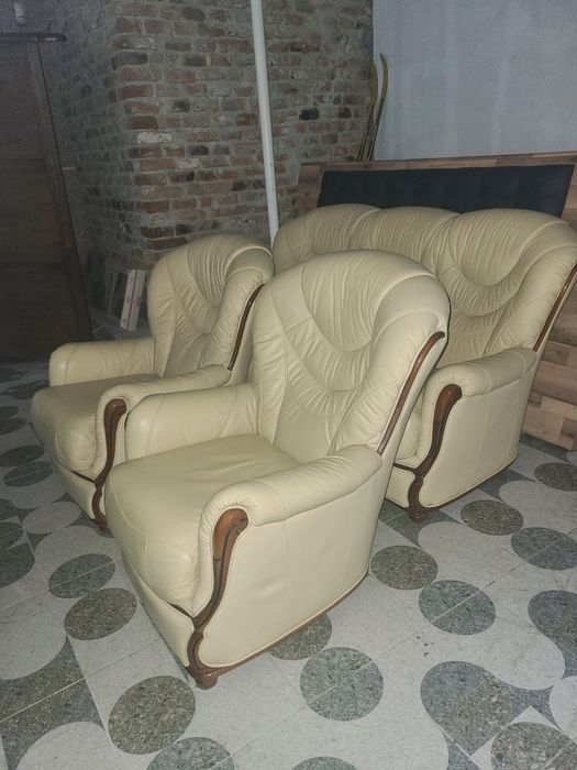 Комплект шкіряних меблів