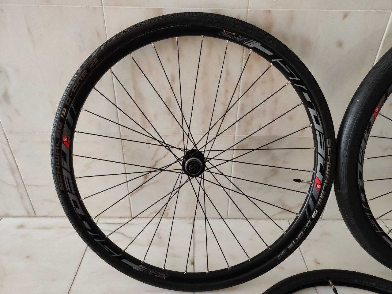 Rodas 27.5 Centerlock + Pneus