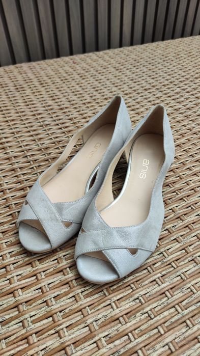 Srebrne czółenka na niskim obcasie Anis do tańca 39