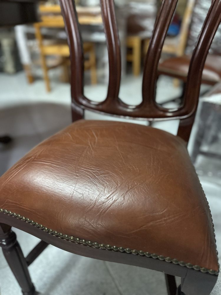 Conjunto Mesa oval + 6 cadeiras