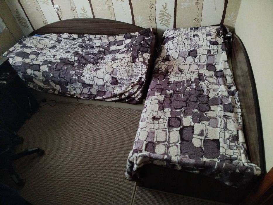 Ліжко  з шухлядами