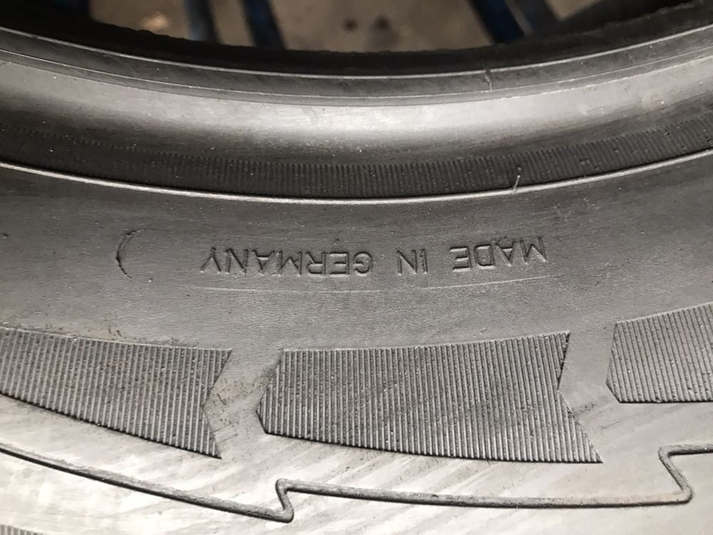 235/60/18 R18 Goodyear Ultra Grip Perfomance GEN1 4шт зима