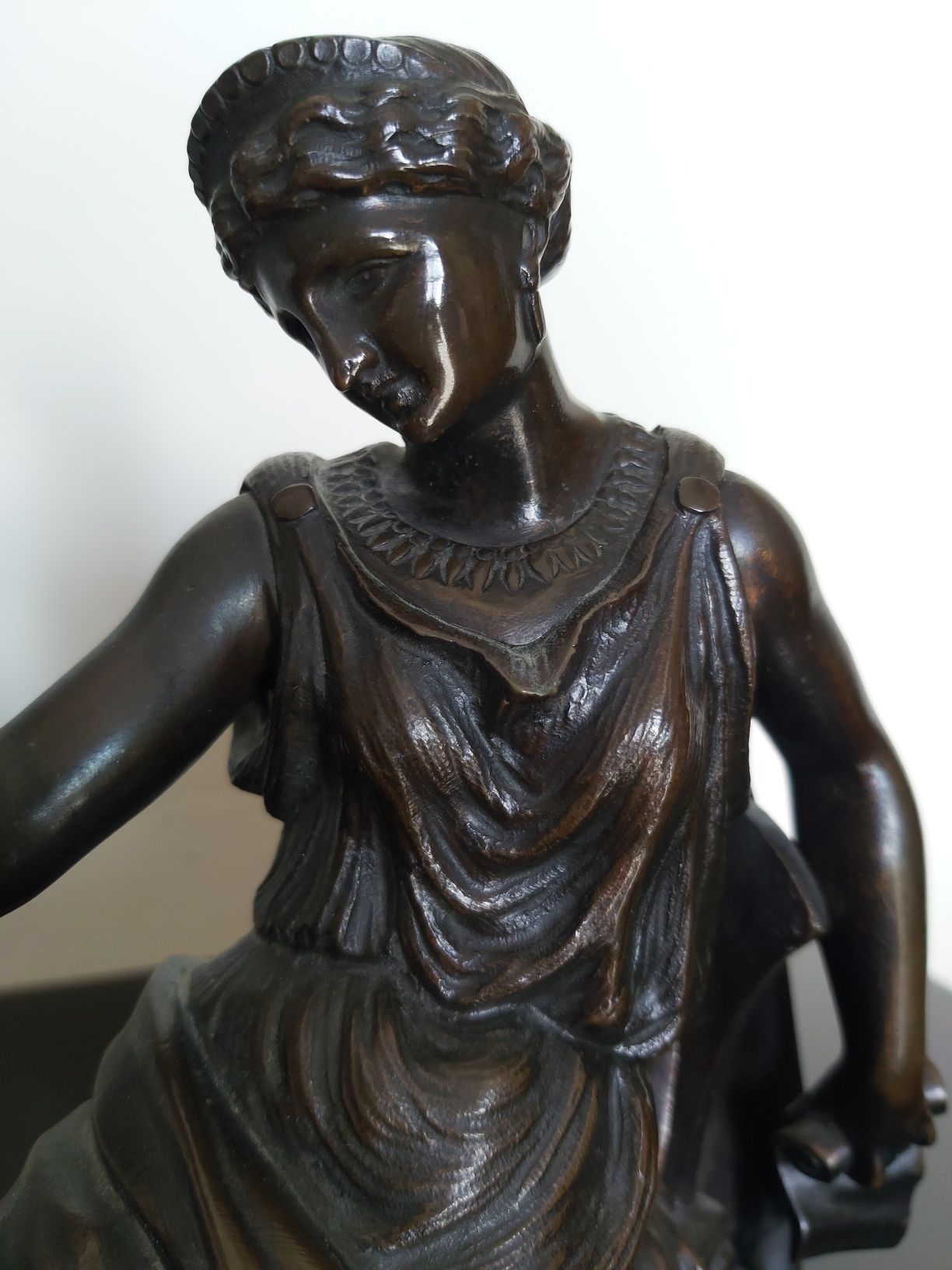 Estátua em bronze