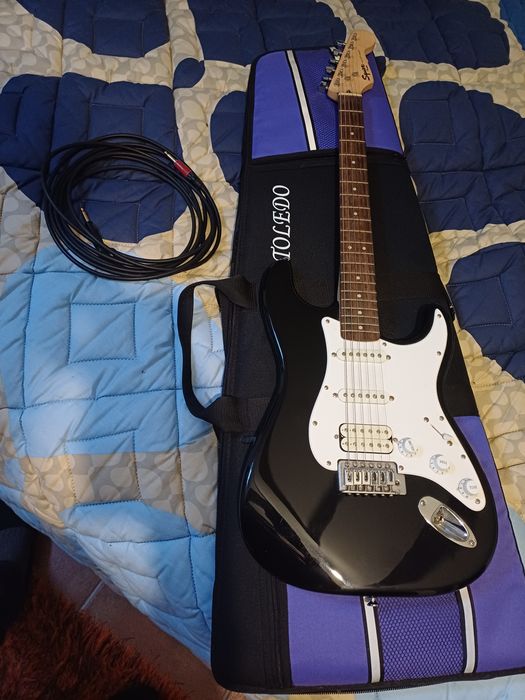 Guitarra fender st + amplificador vox vt40x + cabo profissional