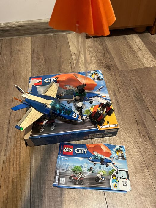 Złożony zestaw Lego City 60208, Aresztowanie spadochroniarza
