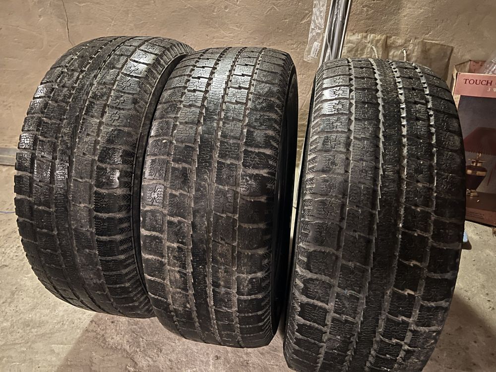 Продам гуму Toyo 235/60 r16