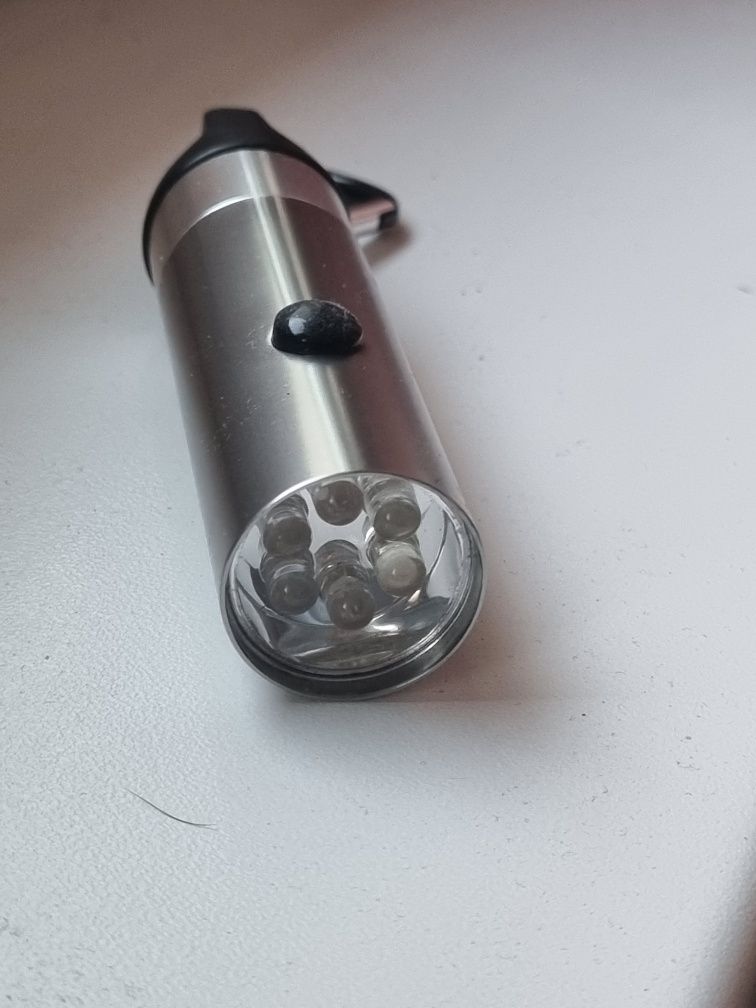 Mała kieszonkowa latarka srebrna Led diody