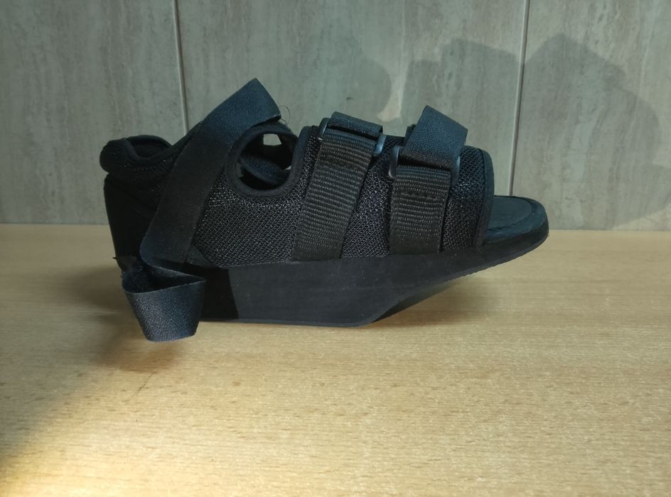 Orteza stopy but odciążający rozmiar M długość 25 cm