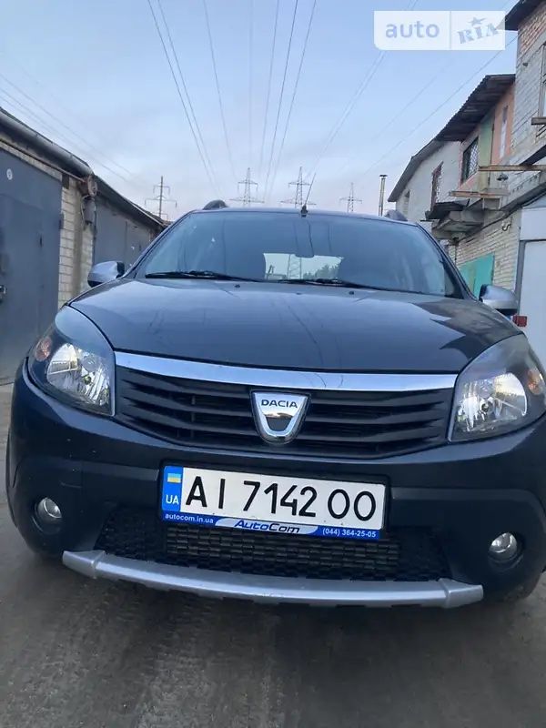 Dacia Sandero продам хороший автомобіл