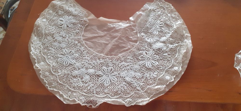 Gola de Renda de Bilrros