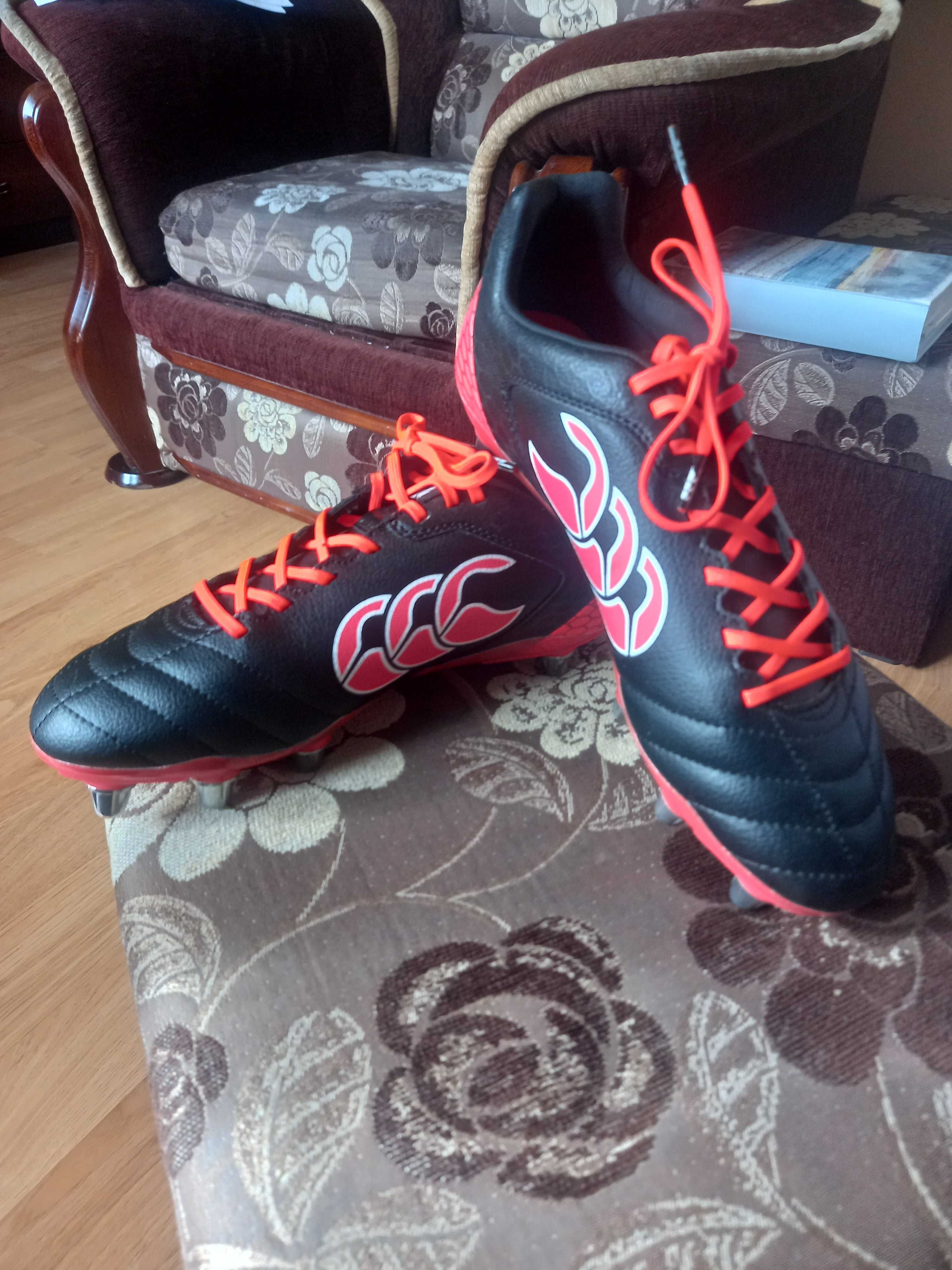 buty sportowe do rugby z wkrętami