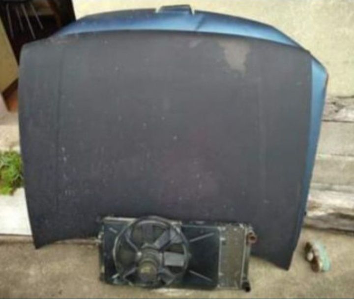 Capô SEAT Ibiza .