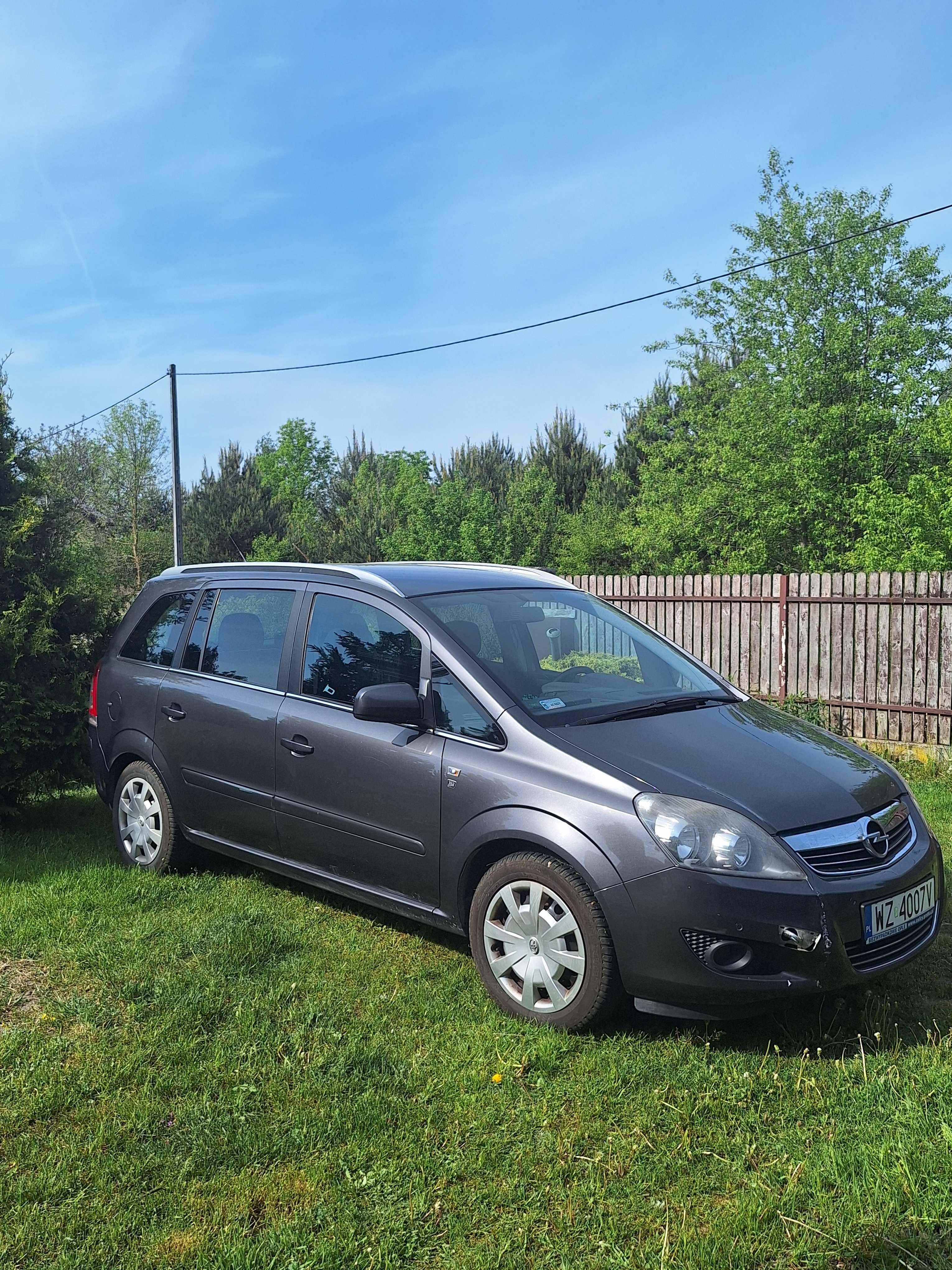 Opel Zafira stan dobry